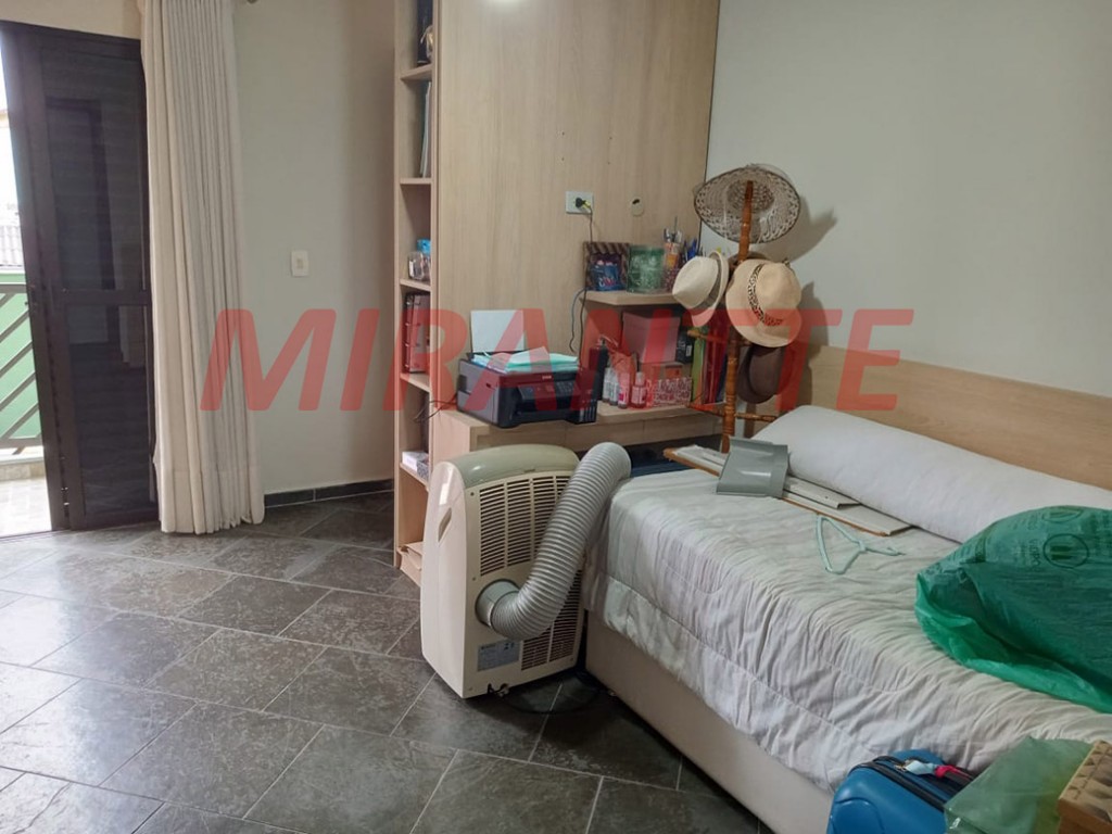 Sobrado de 310m² com 3 quartos em Jardim Centenario