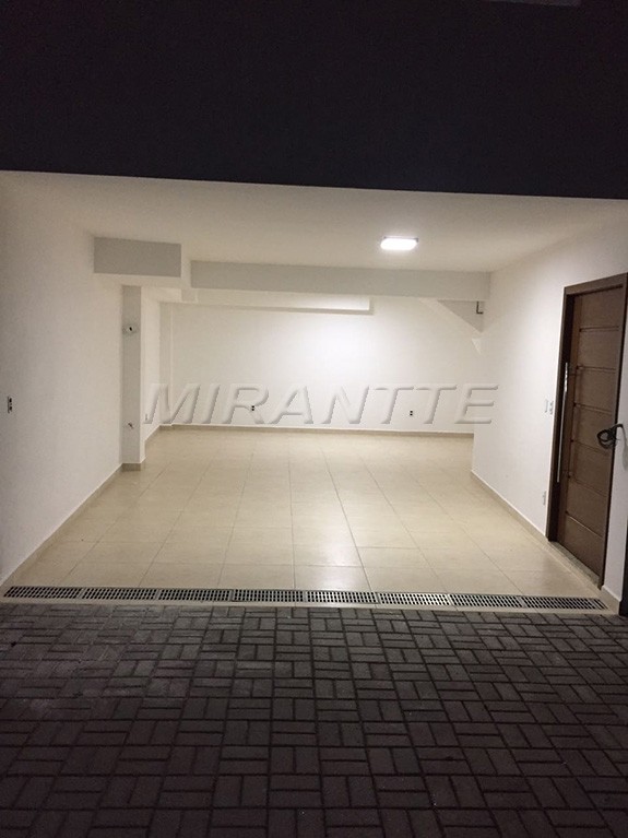 Cond. fechado de 330m² com 3 quartos em Vila Guilherme
