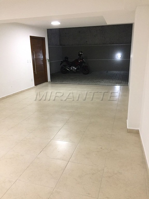 Cond. fechado de 330m² com 3 quartos em Vila Guilherme