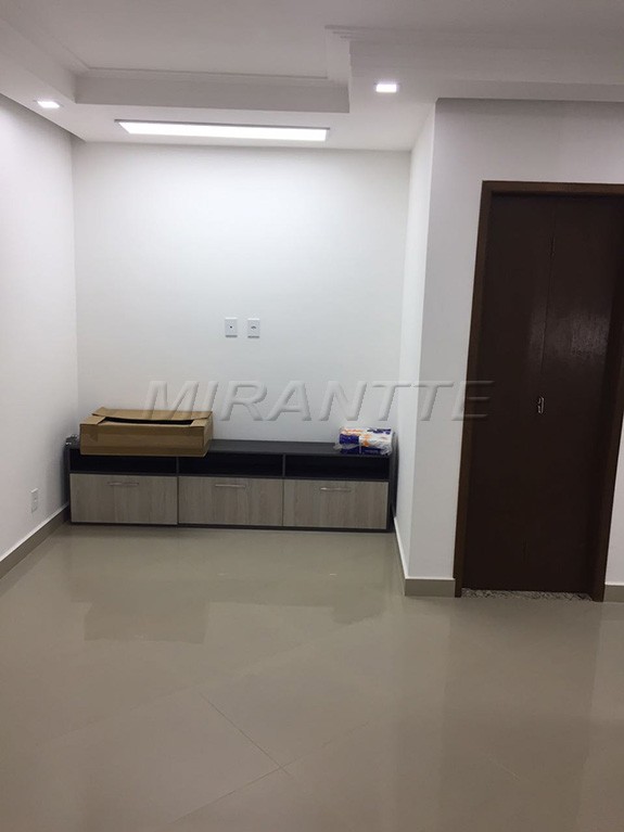 Cond. fechado de 330m² com 3 quartos em Vila Guilherme