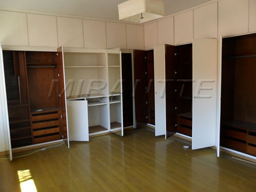 Casa terrea de 430m² com 4 quartos em Tremembe
