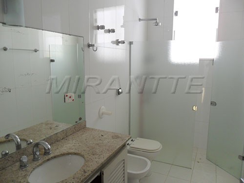 Casa terrea de 430m² com 4 quartos em Tremembe