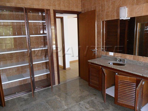 Casa terrea de 430m² com 4 quartos em Tremembe