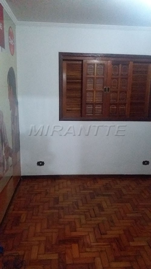 Sobrado de 190m² com 3 quartos em Vila Galvão
