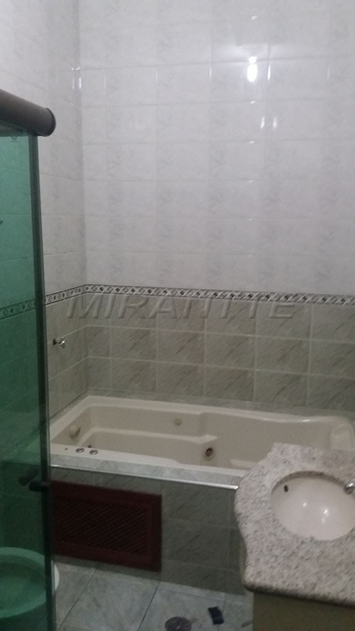 Sobrado de 190m² com 3 quartos em Vila Galvão