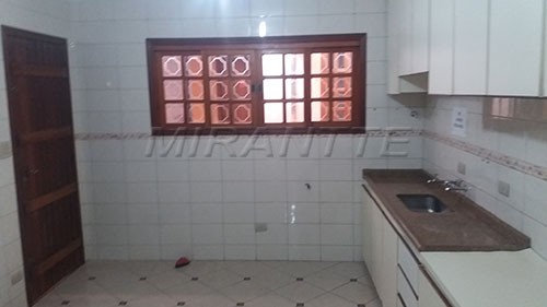 Sobrado de 190m² com 3 quartos em Vila Galvão