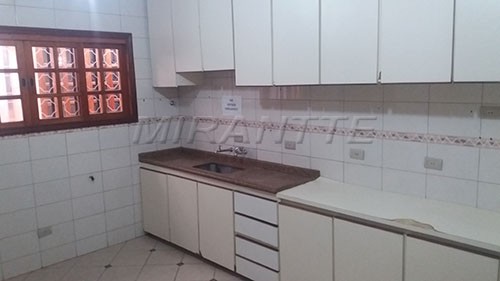 Sobrado de 190m² com 3 quartos em Vila Galvão