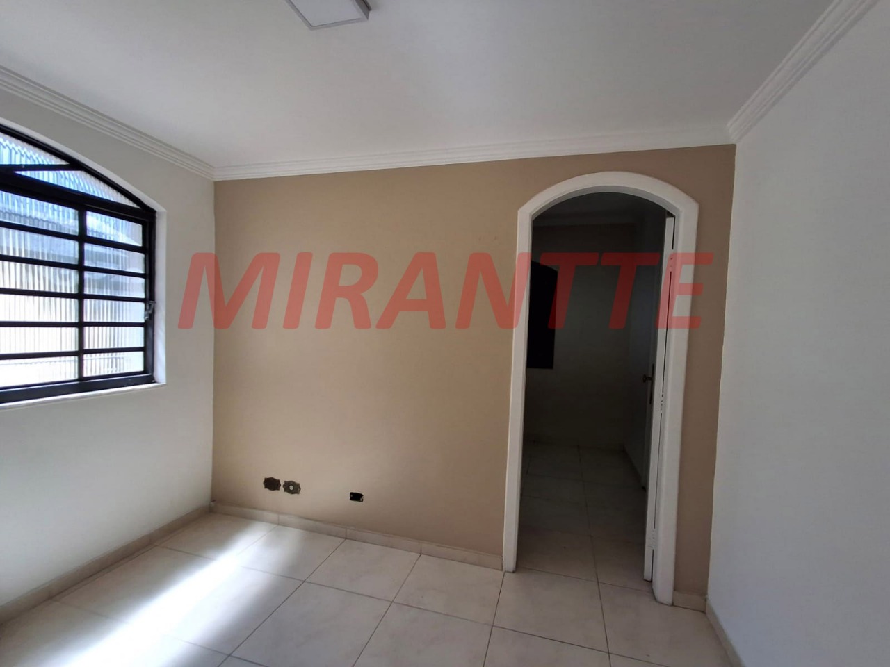 Sobrado de 270m² com 4 quartos em Tremembe