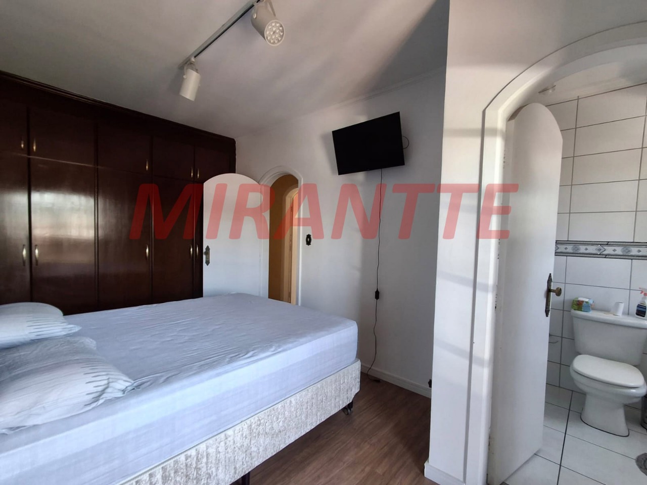 Sobrado de 270m² com 4 quartos em Tremembe