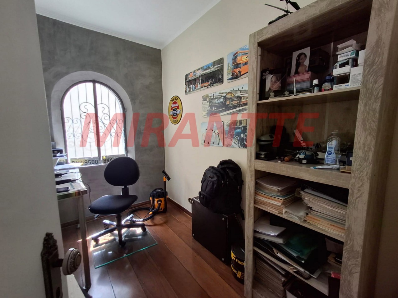 Sobrado de 270m² com 4 quartos em Tremembe