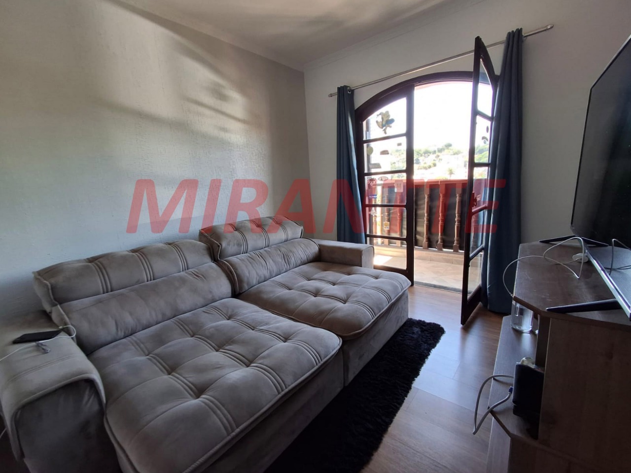 Sobrado de 270m² com 4 quartos em Tremembe