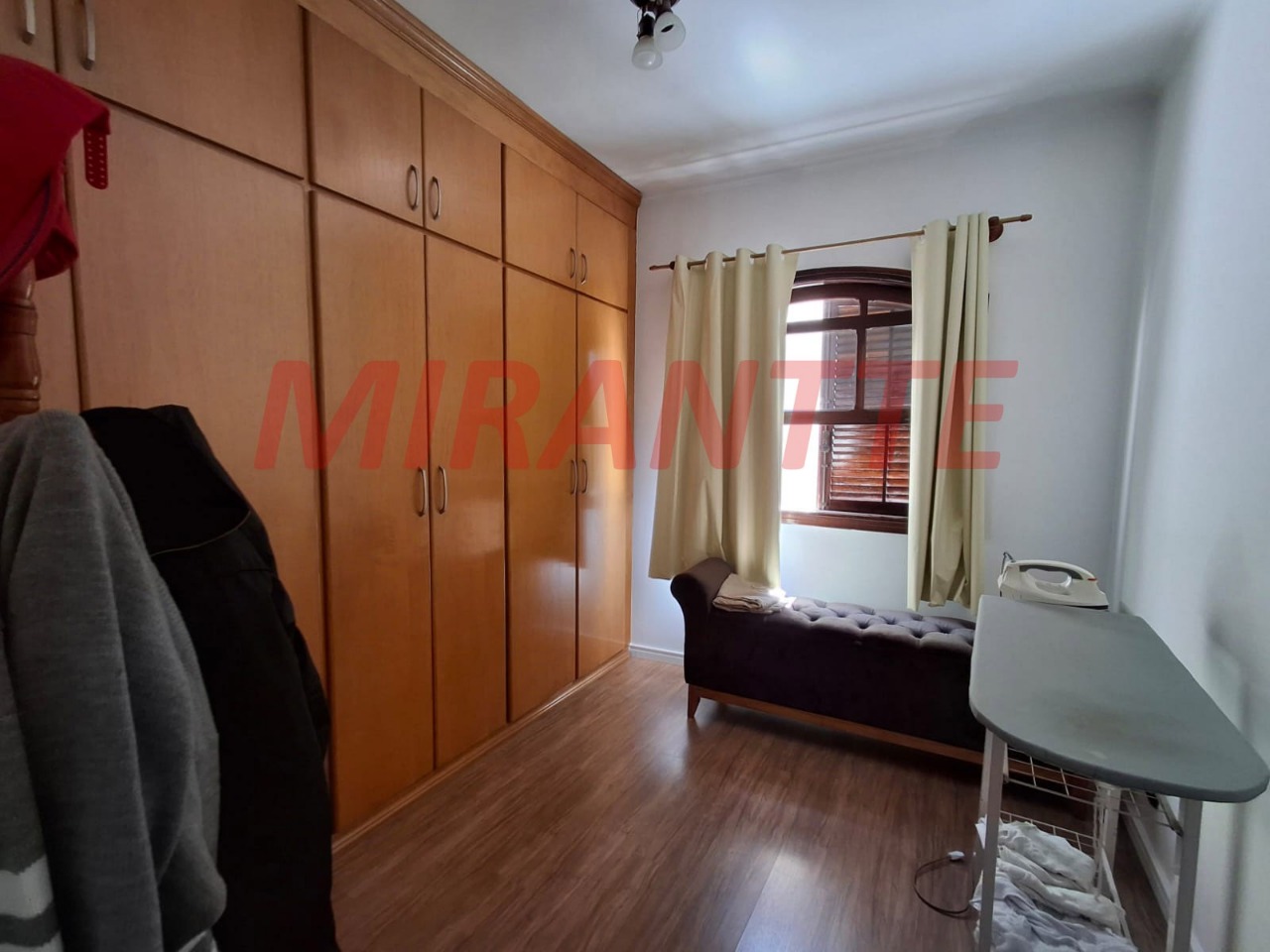 Sobrado de 270m² com 4 quartos em Tremembe