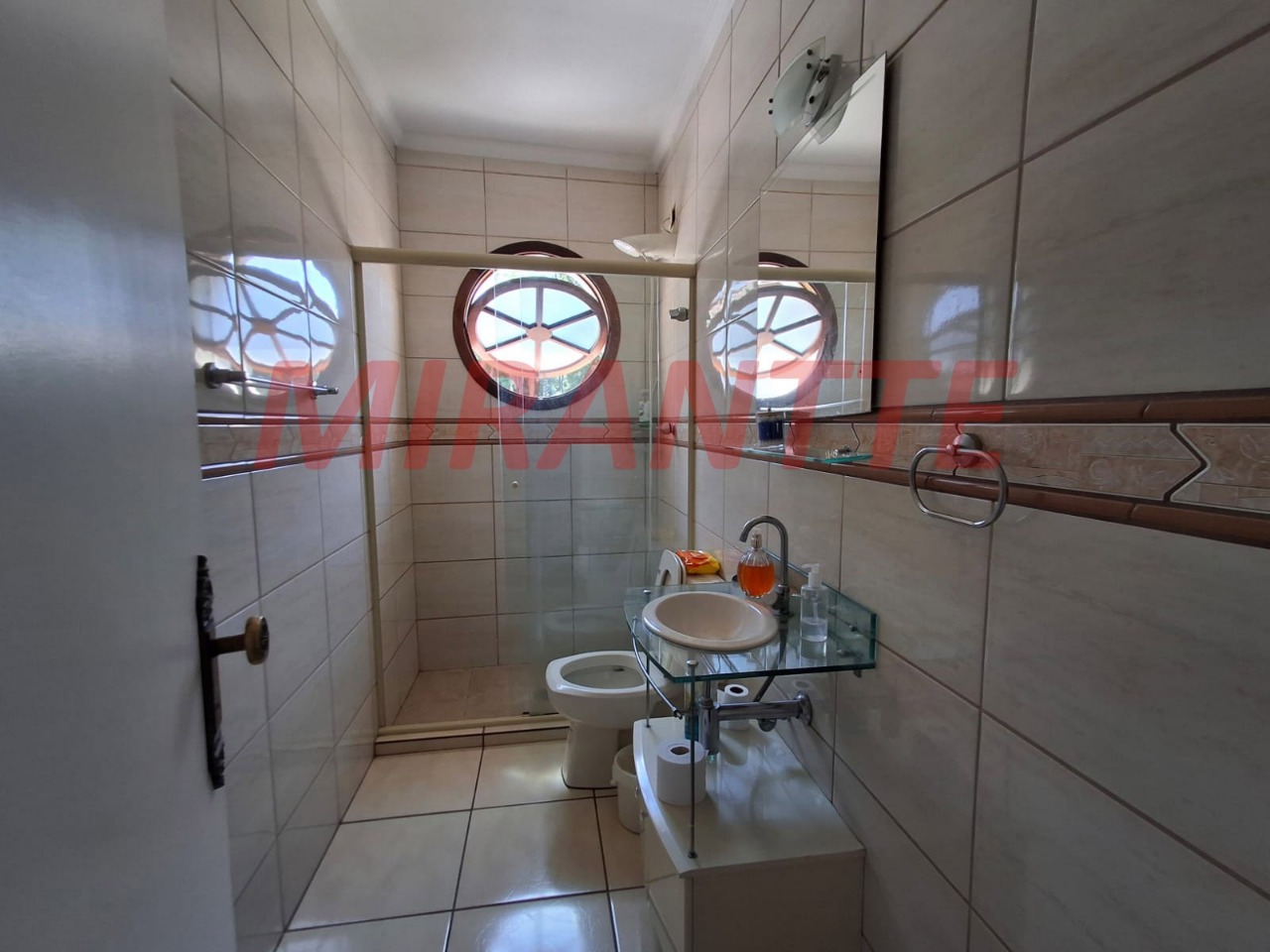 Sobrado de 270m² com 4 quartos em Tremembe