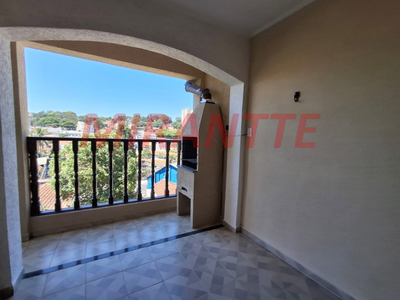Sobrado de 270m² com 4 quartos em Tremembe