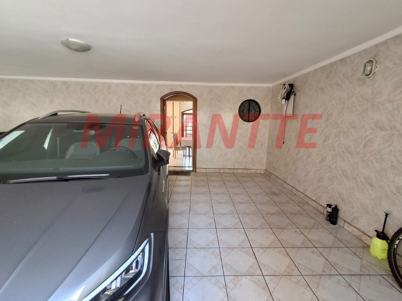 Sobrado de 270m² com 4 quartos em Tremembe