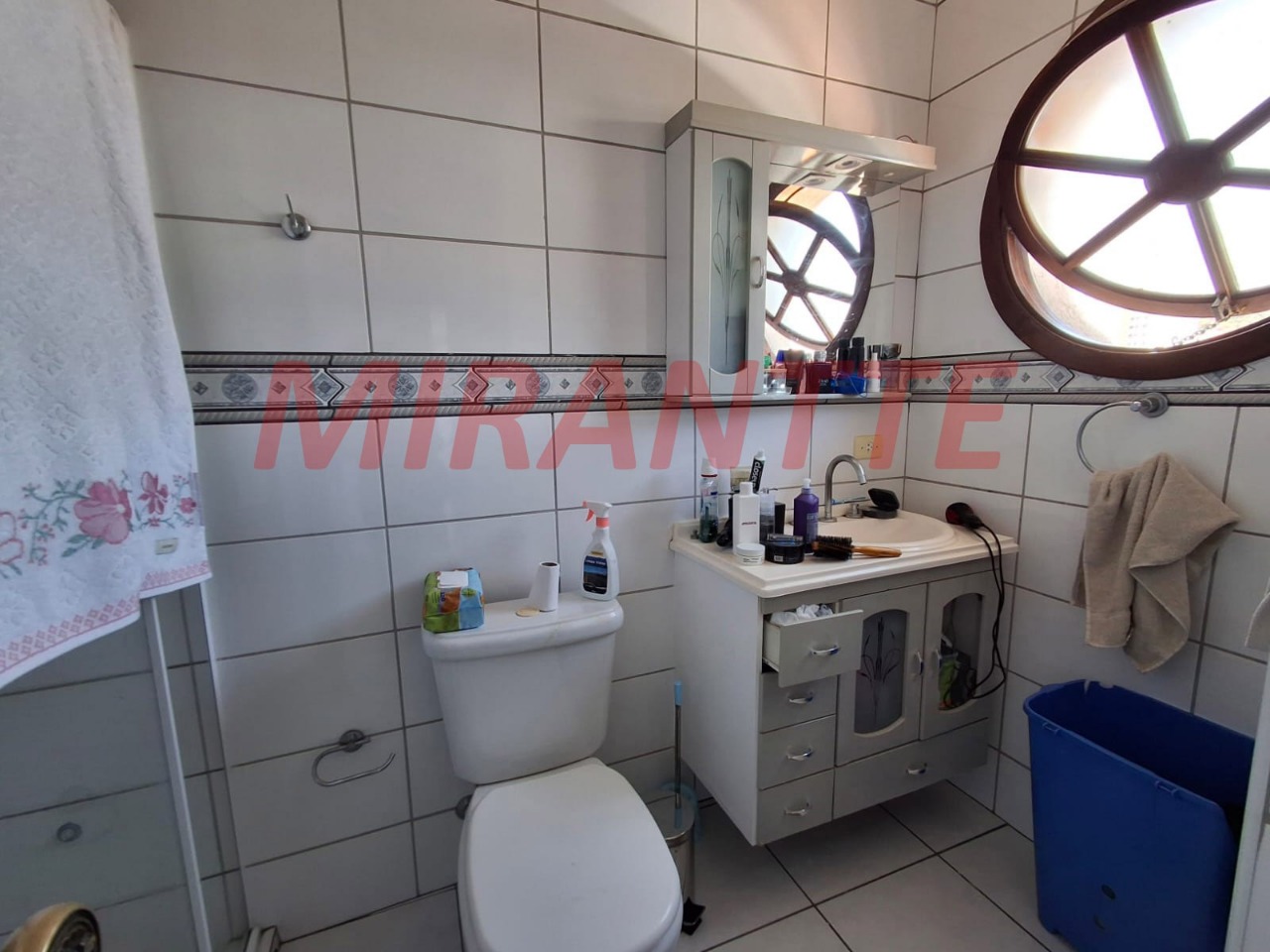 Sobrado de 270m² com 4 quartos em Tremembe