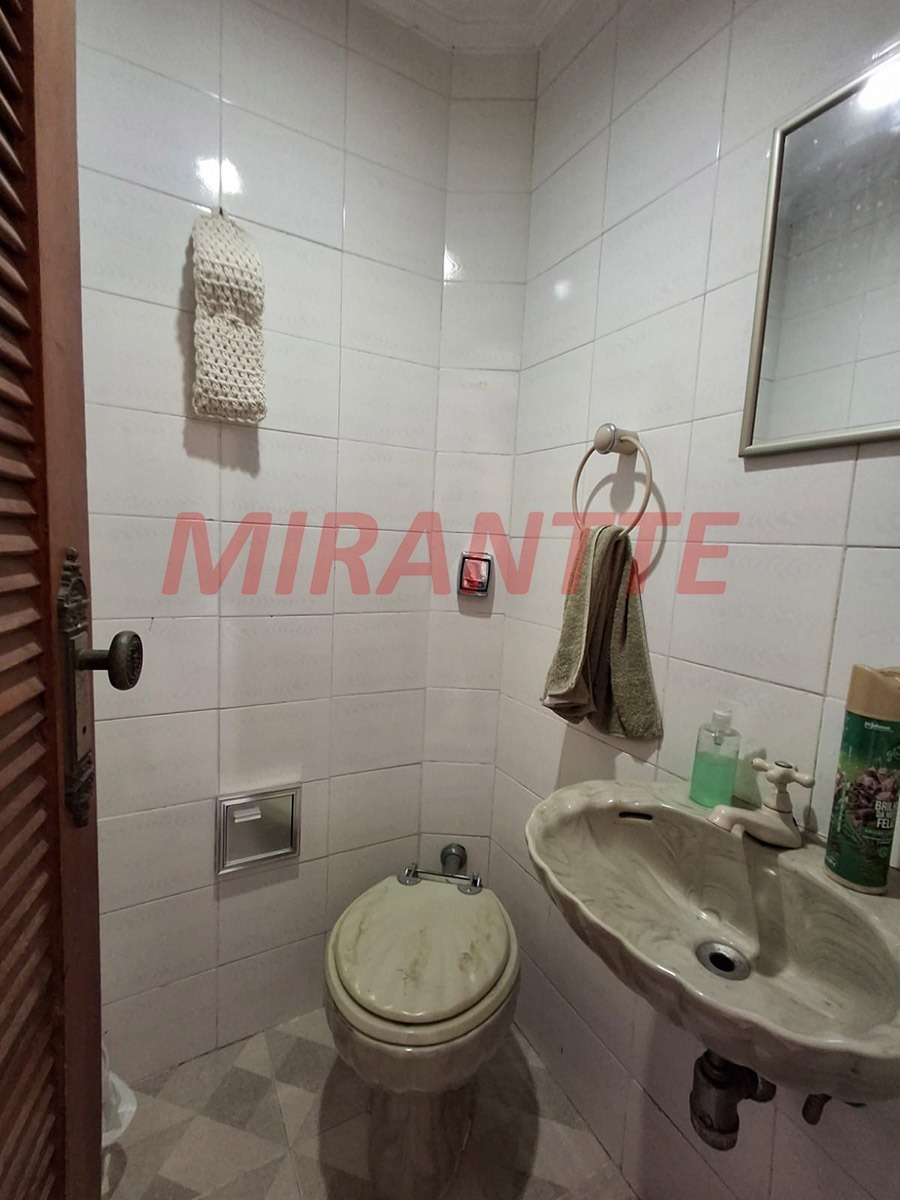 Sobrado de 270m² com 4 quartos em Tremembe
