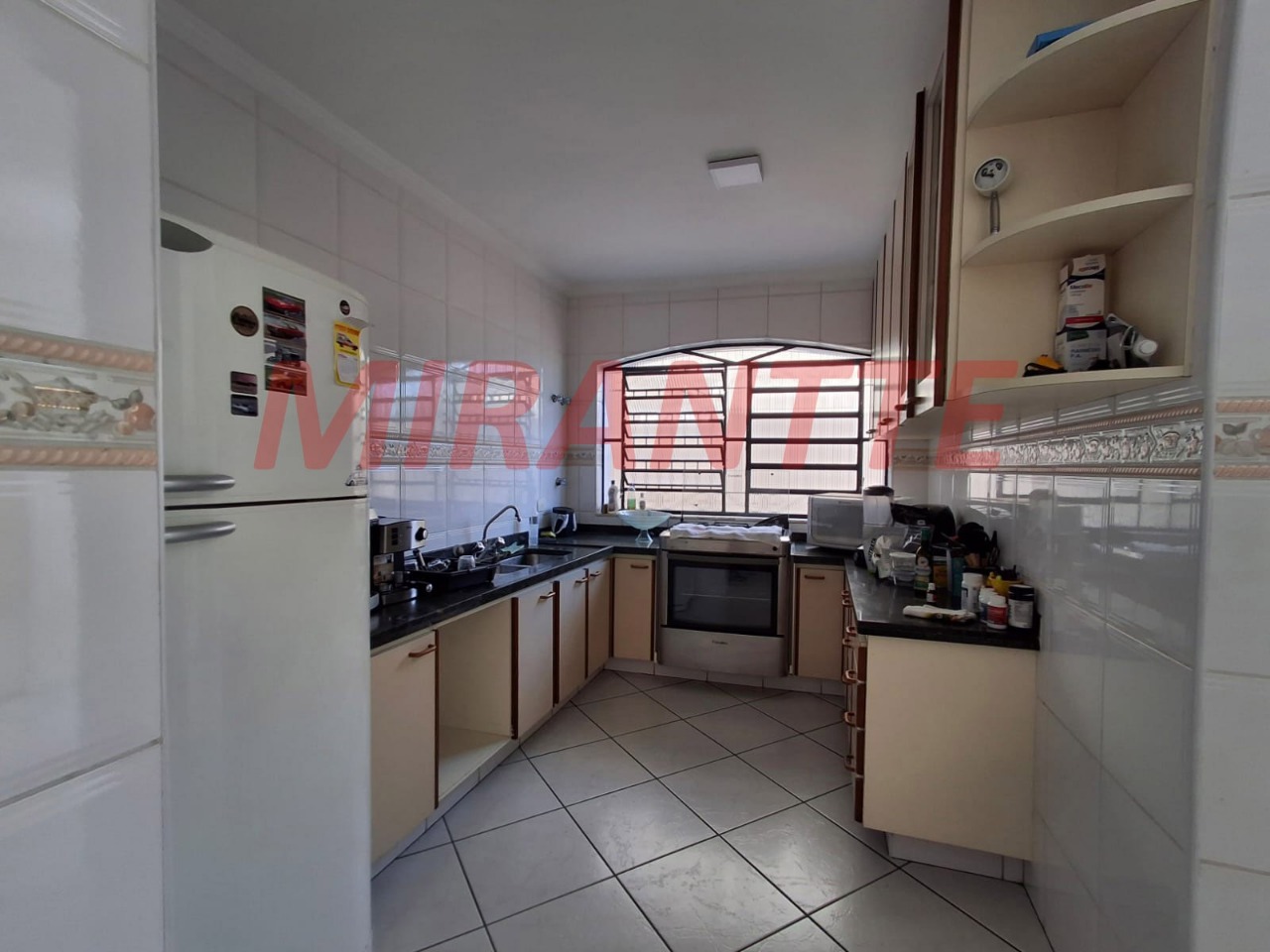 Sobrado de 270m² com 4 quartos em Tremembe