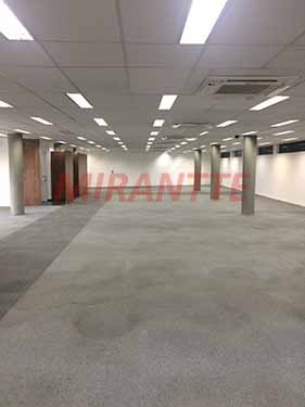 Comercial de 1265m² em Santana