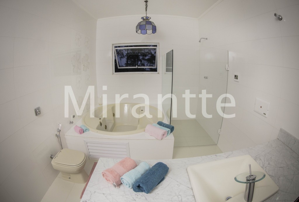 Casa terrea de 520m² com 4 quartos em Serra Da Cantareira