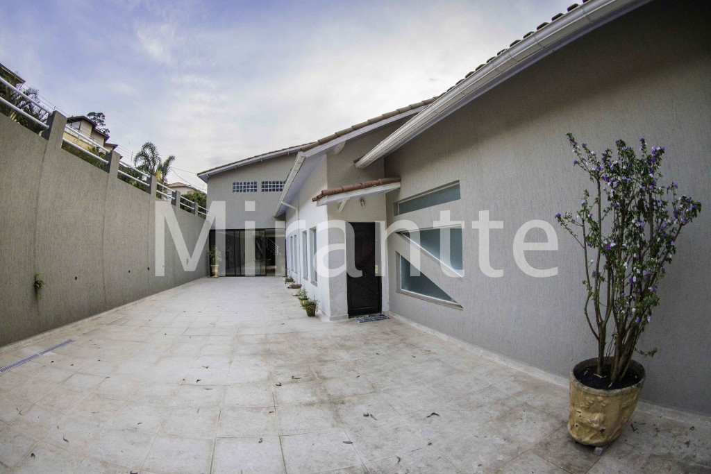 Casa terrea de 520m² com 4 quartos em Serra Da Cantareira