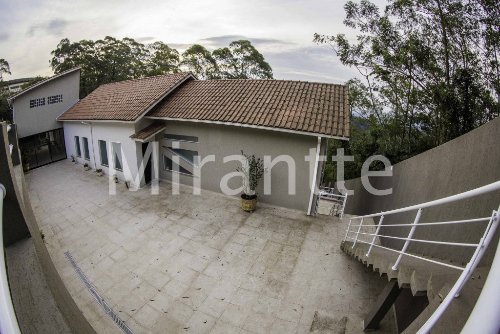 Casa terrea de 520m² com 4 quartos em Serra Da Cantareira