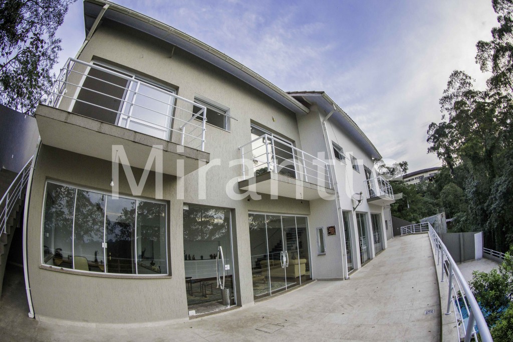Casa terrea de 520m² com 4 quartos em Serra Da Cantareira