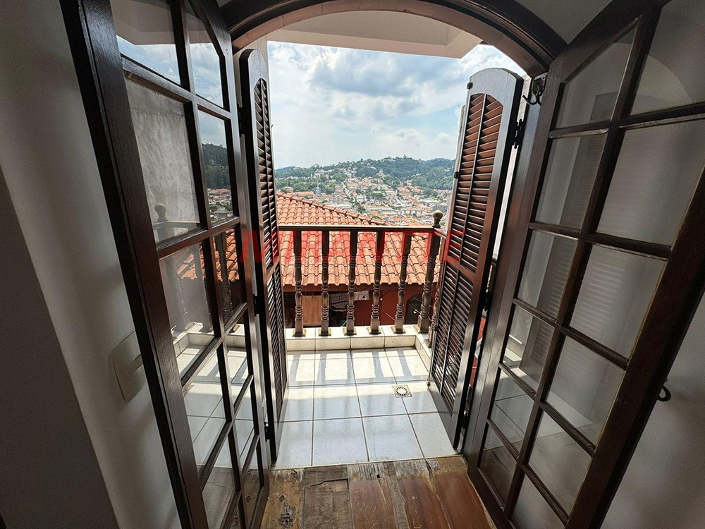 Sobrado de 230m² com 3 quartos em Tremembe