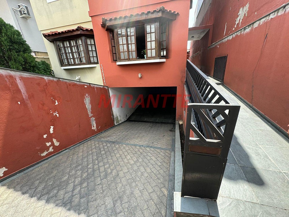 Sobrado de 230m² com 3 quartos em Tremembe