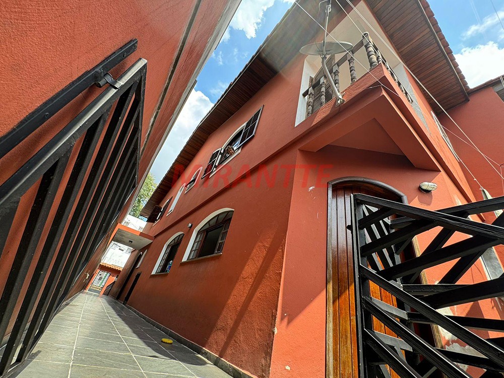 Sobrado de 230m² com 3 quartos em Tremembe