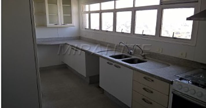 Cobertura triplex de 628m² com 3 quartos em Planalto Paulista