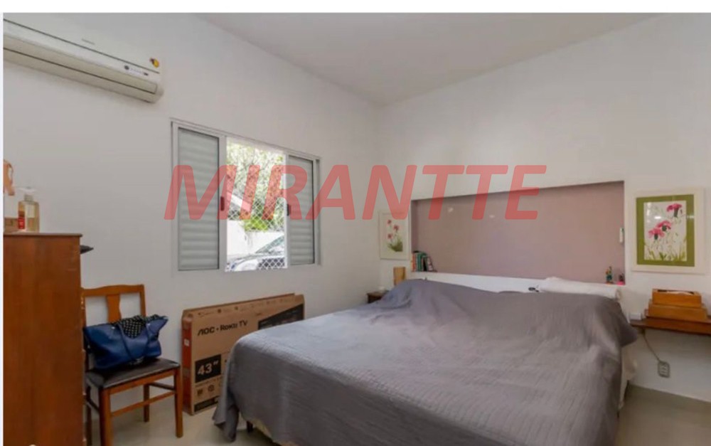Sobrado de 230m² com 3 quartos em Jardim Bibi