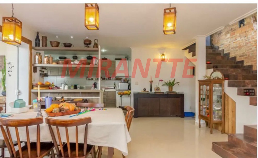 Sobrado de 230m² com 3 quartos em Jardim Bibi