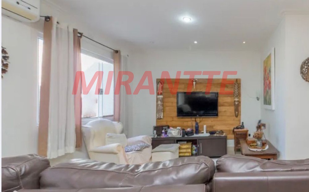 Sobrado de 230m² com 3 quartos em Jardim Bibi