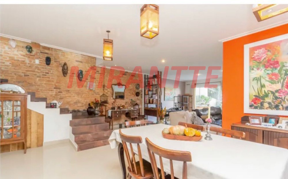 Sobrado de 230m² com 3 quartos em Jardim Bibi