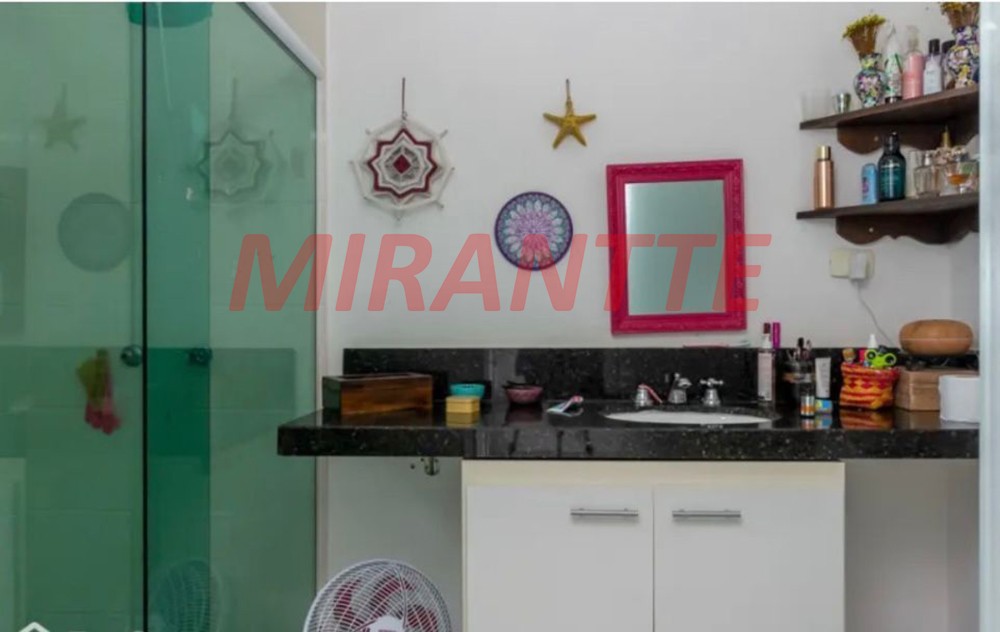 Sobrado de 230m² com 3 quartos em Jardim Bibi