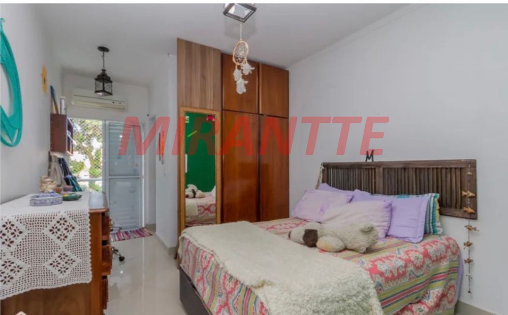 Sobrado de 230m² com 3 quartos em Jardim Bibi