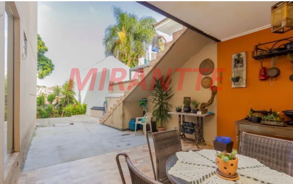 Sobrado de 230m² com 3 quartos em Jardim Bibi