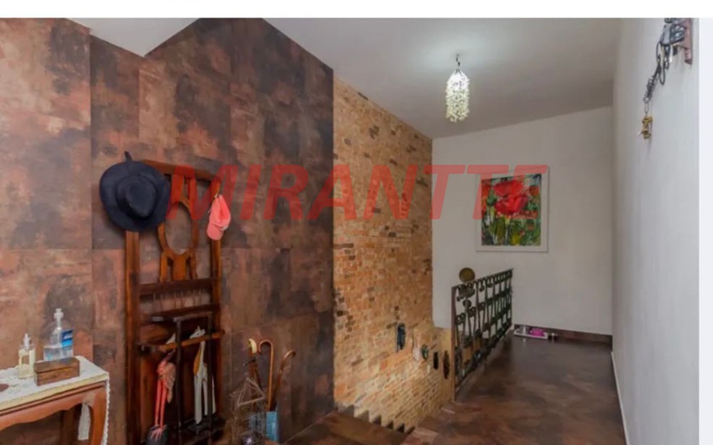 Sobrado de 230m² com 3 quartos em Jardim Bibi