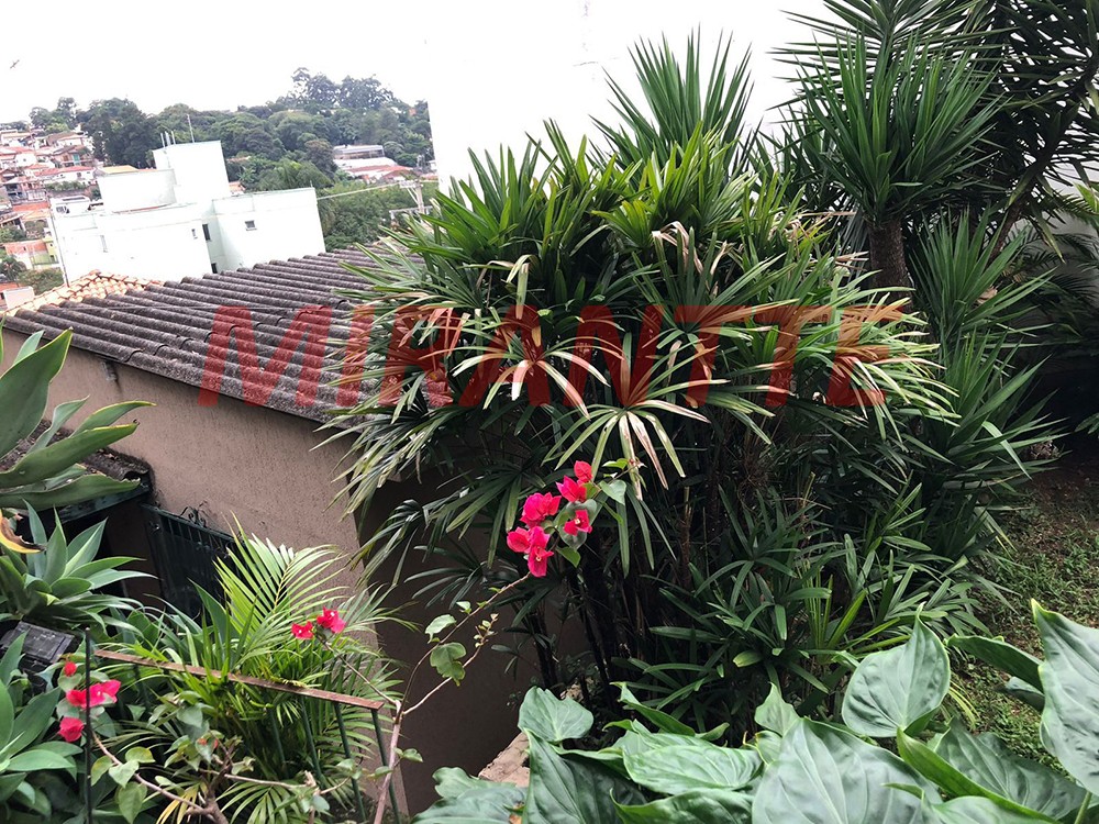 Sobrado de 230m² com 3 quartos em Jardim Bibi