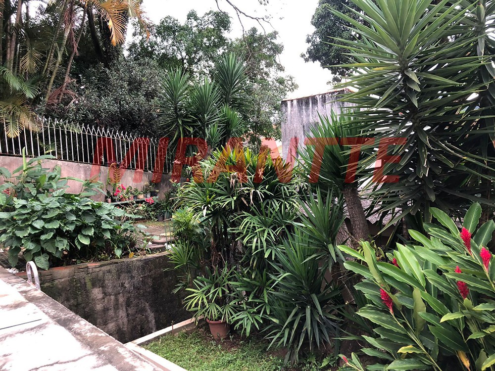 Sobrado de 230m² com 3 quartos em Jardim Bibi