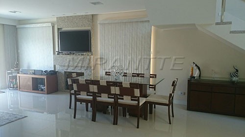 Sobrado de 290m² com 3 quartos em CENTRO