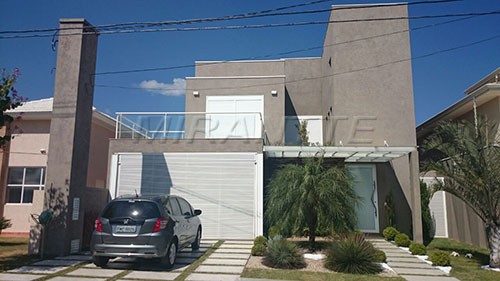 Sobrado de 290m² com 3 quartos em CENTRO