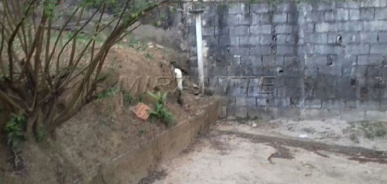 Terreno de 0m² em Jardim França