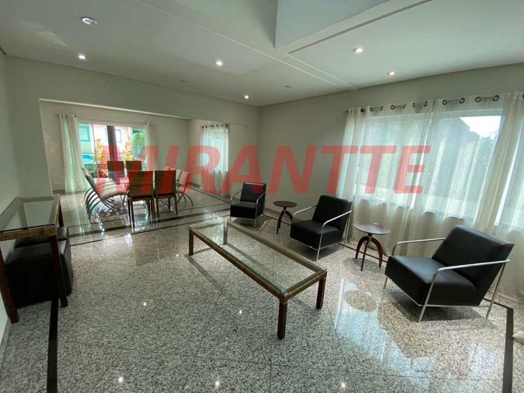 Sobrado de 485m² com 4 quartos em Jardim Floresta