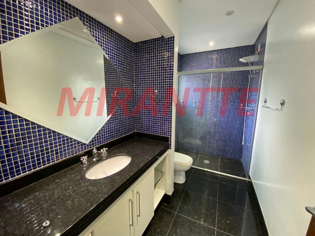 Sobrado de 485m² com 4 quartos em Jardim Floresta