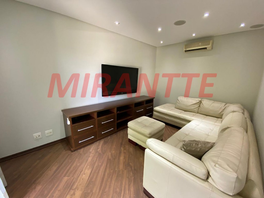 Sobrado de 485m² com 4 quartos em Jardim Floresta
