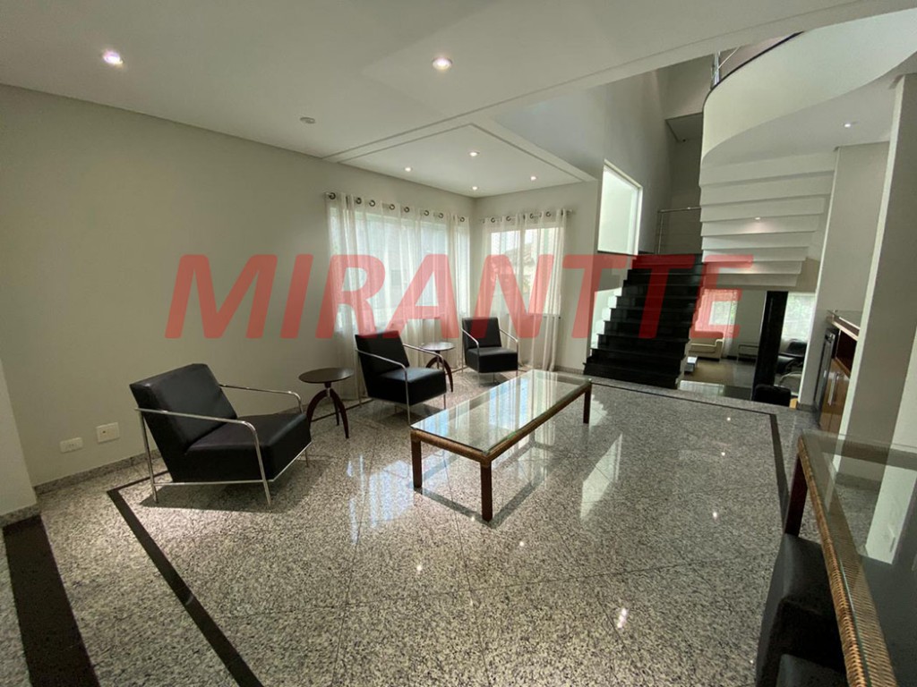 Sobrado de 485m² com 4 quartos em Jardim Floresta