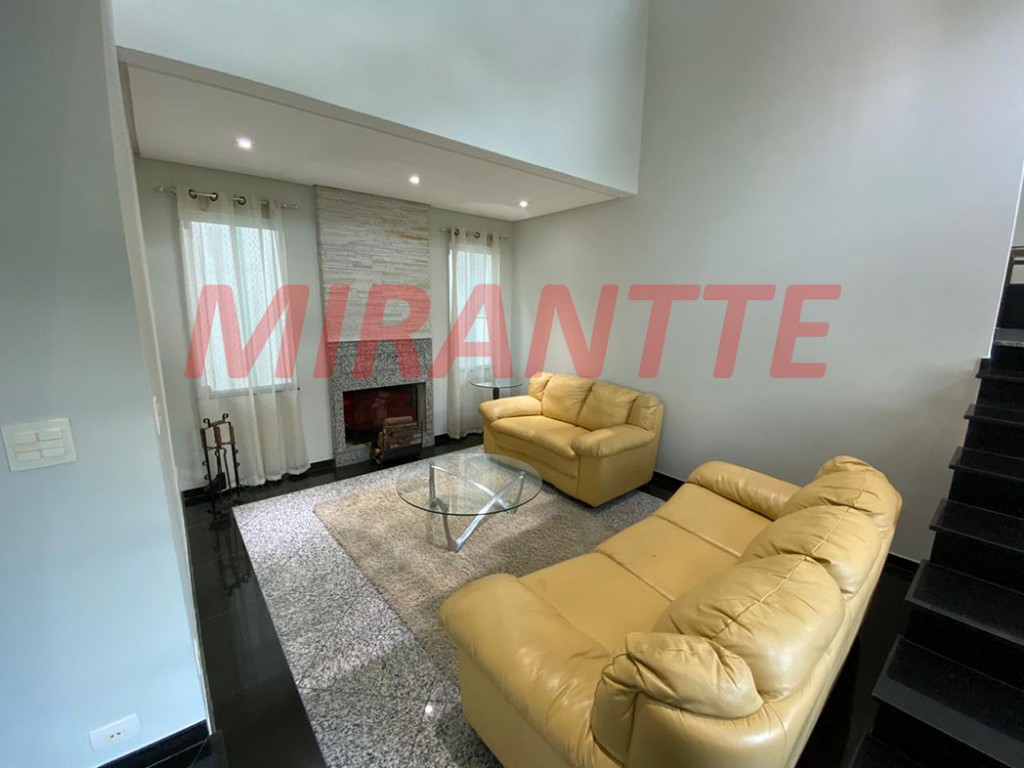 Sobrado de 485m² com 4 quartos em Jardim Floresta