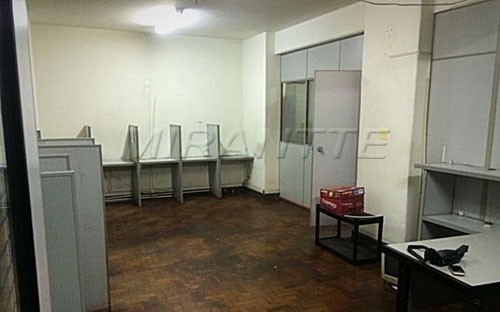 Conjunto comercial em Centro